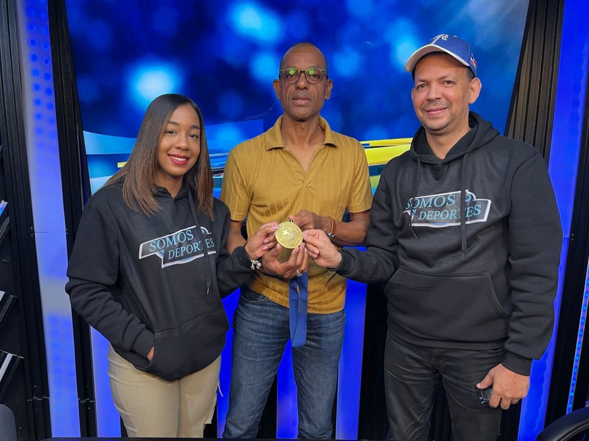 Este sábado no te pierdas SOMOS DEPORTES
🕛 12:00 a 1:30 pm
📺 Colimdo TV canal 88

🏀 Finales de la LNB
⚾ Cambios en MLB
🥇 La historia de Robert Jiménez, nuestro único medallista de oro paralímpico 🇩🇴

¡Imperdible! 💥
#SomosDeportes <a href="/robertomateo15/">Roberto Mateo</a> <a href="/ManuelEParedes/">El Olimpico Paredes</a>