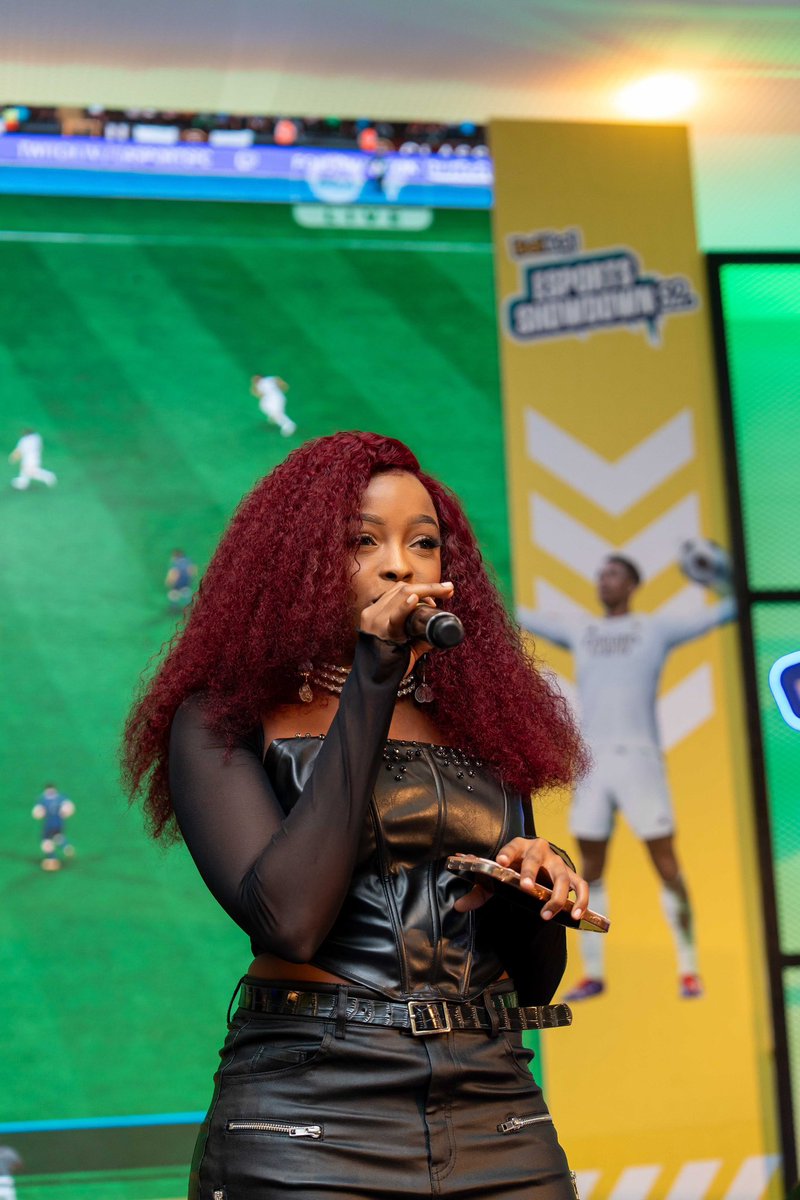 Media messiah <a href="/azeezah_h/">Media Messiah 👑🇰🇪</a> doing what she does best 🔥🔥. She is hosting #BetikaEsportsShowdown at Broadwalk Mall. #ProseriesGaming <a href="/betikaKe/">Betika</a>