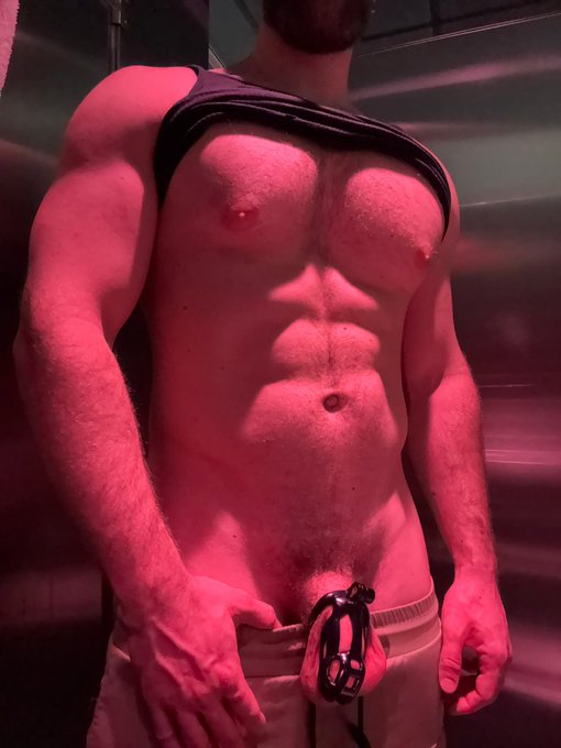 Watch MAXXX SHADOW's leaked NSFW photo on TwXstars