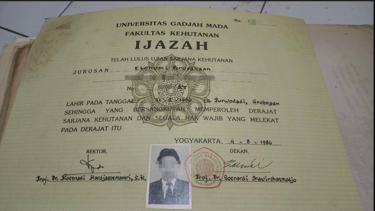 𝚋𝚕𝚊𝚗𝚔 (@blank0429) on Twitter photo Menantang <a href="/UGMYogyakarta/">UGM</a> yg meyakini Jokowi lulusan UGM untuk berikan 1 saja aturan yg menjadi dasar dihilangkan penulisan jurusan dalam kolom ijazahnya
<a href="/suara_com/">Suara remaja</a> <a href="/republikaonline/">Republika.co.id</a> <a href="/antaranews/">antaranews.com</a> @cnnindonesia <a href="/liputan6dotcom/">LIPUTAN6</a> <a href="/okezonenews/">Okezone</a>
<a href="/TVRINasional/">TVRI Nasional</a> @officialRCTI <a href="/SCTV/">SCTV</a> <a href="/Indosiar/">Indosiar</a> Menantang <a href="/UGMYogyakarta/">UGM</a> yg meyakini Jokowi lulusan UGM untuk berikan 1 saja aturan yg menjadi dasar dihilangkan penulisan jurusan dalam kolom ijazahnya
<a href="/suara_com/">Suara remaja</a> <a href="/republikaonline/">Republika.co.id</a> <a href="/antaranews/">antaranews.com</a> @cnnindonesia <a href="/liputan6dotcom/">LIPUTAN6</a> <a href="/okezonenews/">Okezone</a>
<a href="/TVRINasional/">TVRI Nasional</a> @officialRCTI <a href="/SCTV/">SCTV</a> <a href="/Indosiar/">Indosiar</a>
