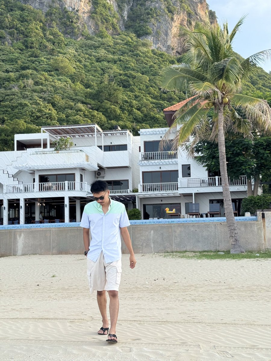 ปวดหลังอีกแล้ว สงสัยแบกความหล่อเยอะไปหน่อย 👨🏻😎

#น้อนเหนือ #ไอ้หนวด