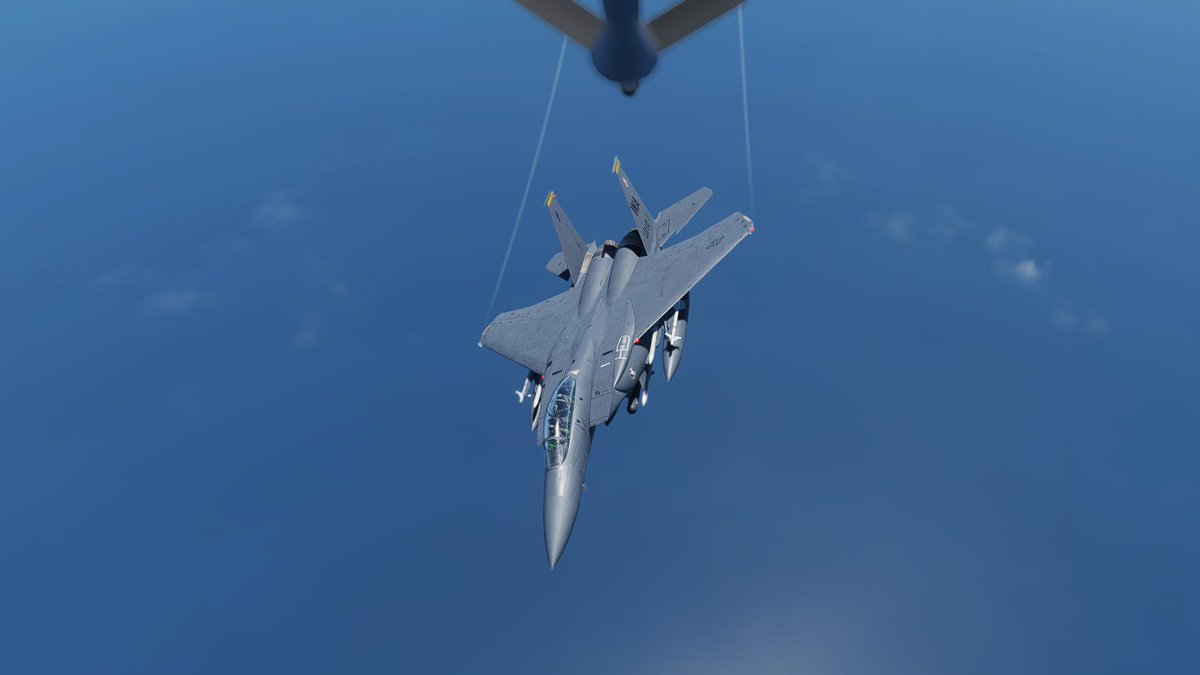 Cinari_Amatuka's tweet image. 久しぶりにF-15Eで空中給油
2000lb未満から空増槽3本と機内に満タンで34,500lb
クッソ重い
#DCSWORLD #RAZBAM
