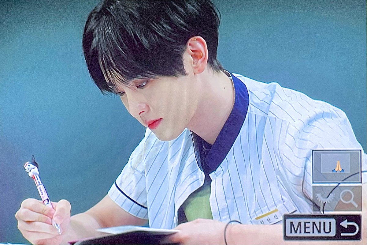 xowon_hs's tweet photo. 250802 

수원고 원현식 선배님...

#XODIAC #현식 https://t.co/7ZyZk8jJ7v