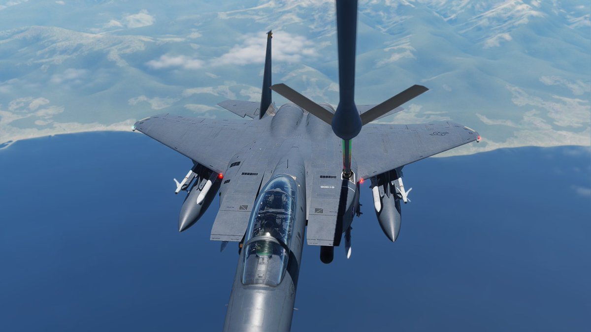 Cinari_Amatuka's tweet image. 久しぶりにF-15Eで空中給油
2000lb未満から空増槽3本と機内に満タンで34,500lb
クッソ重い
#DCSWORLD #RAZBAM