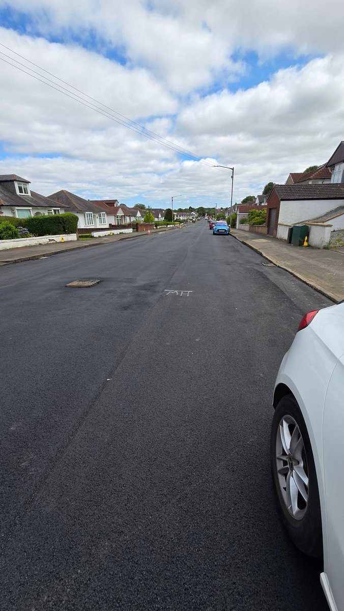 Paul4Linn's tweet photo. After months of pressing @GlasgowCC to have Menock Rd resurfaced, I'm now delighted that the work is now in progress. There will be some disruption for the next seven days or so but the benefits outweighs the small sacrifice. #SNPinAction @GlasgowSNP investment. #WardPriorities. https://t.co/yopaS0R8hl