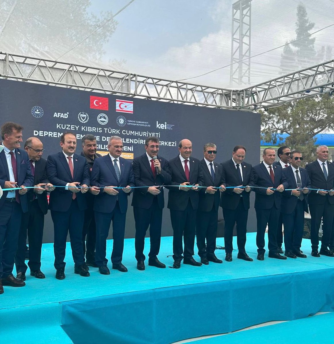 📍 Lefkoşa

KKTC Deprem İzleme ve Değerlendirme Merkezi’nin açılışını gerçekleştirdik. 

Afetlere karşı güçlü ve sürdürülebilir altyapı kurma yolunda emin adımlarla hareket ediyoruz. Emeği geçen herkese şükranlarımı sunuyorum. 

#KKTC #AFAD