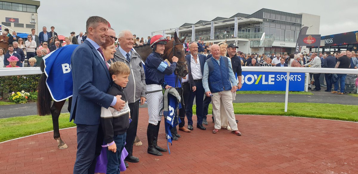 Come On The Lads (22/1) gets up on the line for <a href="/gavincromwell1/">GavinCromwell Racing</a> and jockey Eoin Staples to take <a href="/BoyleSports/">BOYLE Sports</a> Galway Tribes Handicap Hurdle <a href="/Galway_Races/">Galway Races</a>