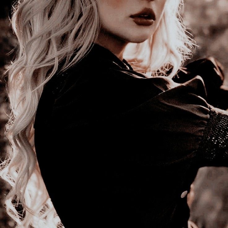 IamNotGrisha's tweet photo. 𝐸𝑛𝑑𝑜𝑟𝑠-𝑡𝑜𝑖 𝐴𝑙𝑖𝑛𝑎 𝑆𝑡𝑎𝑟𝑘𝑜𝑣, 𝑙’𝑜𝑟𝑝𝒉𝑒𝑙𝑖𝑛𝑒 𝑚𝑜𝑟𝑡𝑒𝑙𝑙𝑒.
𝑆𝑎𝑛𝑘𝑡𝑎 𝐴𝑙𝑖𝑛𝑎, 𝑔𝑟𝑎𝑛𝑑𝑒 𝑓𝑎𝑒 𝑒𝑡 𝐼𝑛𝑣𝑜𝑐𝑎𝑡𝑟𝑖𝑐𝑒 𝑑𝑒 𝐿𝑢𝑚𝑖è𝑟𝑒, 𝑟é𝑔𝑒𝑛𝑡𝑒 𝑑𝑒 𝑙𝑎 𝑁𝑢𝑖𝑡 𝑒𝑡 𝑠𝑎 𝐺𝑟𝑎𝑛𝑑𝑒 𝐷𝑎𝑚𝑒 𝑝𝑟𝑒𝑛𝑑 𝑙𝑎 𝑟𝑒𝑙è𝑣𝑒. https://t.co/opyrSsM7vp