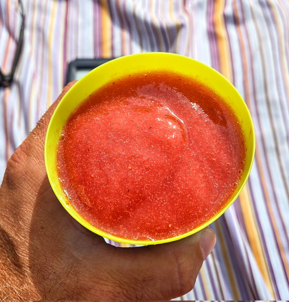Kan ha nämnt det förr men tål att upprepas. Jag är lite av ett proffs på det här med sommar och så här semesterns sista lördag har jag därför givetvis med mig daiquri till heldag vid havet.