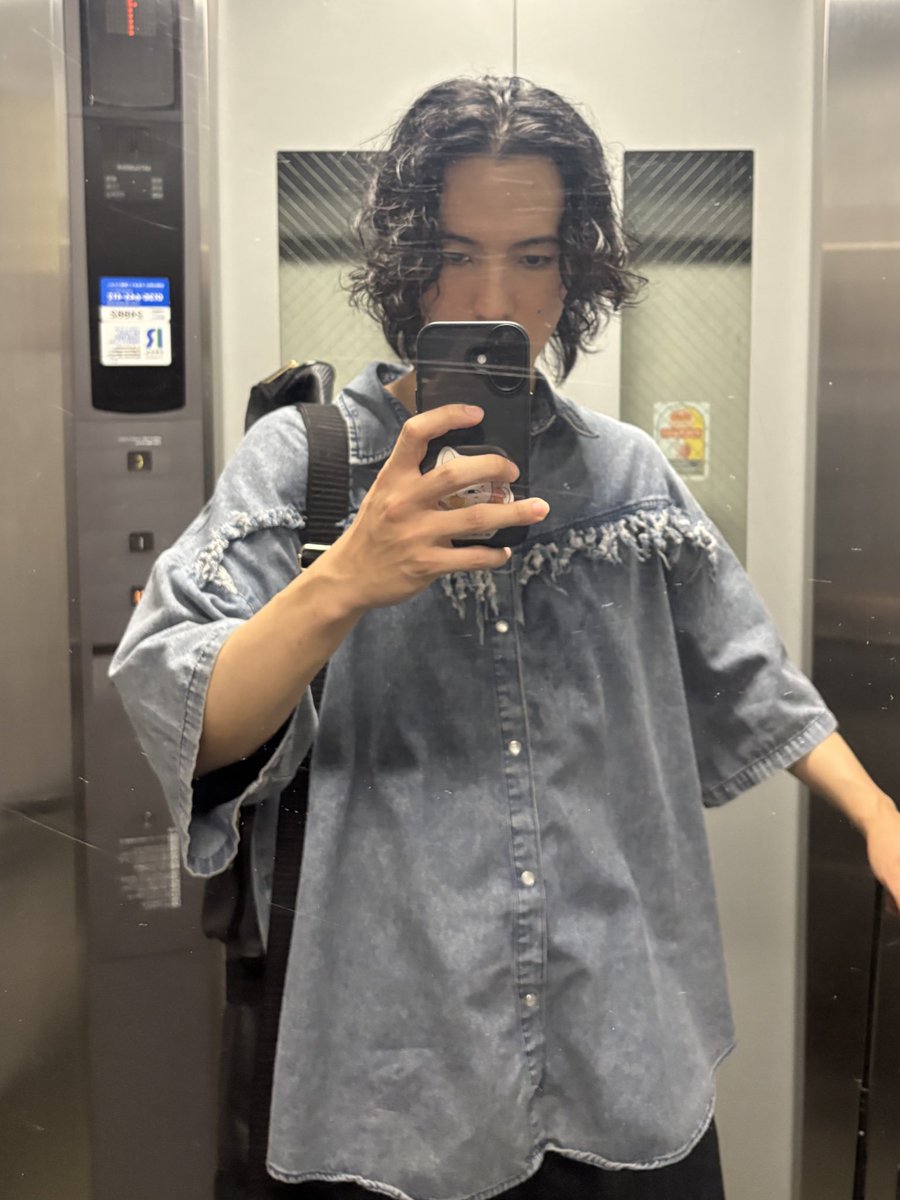 こんばんは、見谷です。
本日はイデリハでしたー！

居合刀を愛でた次の日に竹光を愛でる。欲張りさんですね。
見た目は近いのに全然違う。(現時点での)僕個人としてはかなり大きな違いがあると感じます。野球とサッカーみたいな。まだ未熟な者の意見ですが…
 #偉伝或  #イデアルプラス