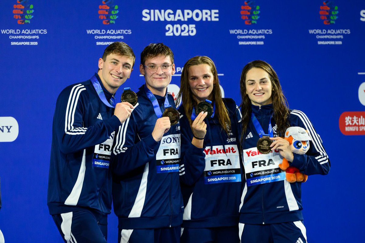 #EnDirect #Singapour2025 #Natation
Le relais 4x100 m nage libre mixte en bronze avec un record de France à la clé 👉🏼 ffnatation.fr/actualites/act…
📸 KMSP / L. HAHN 
#TeamFrance #TeamFFN