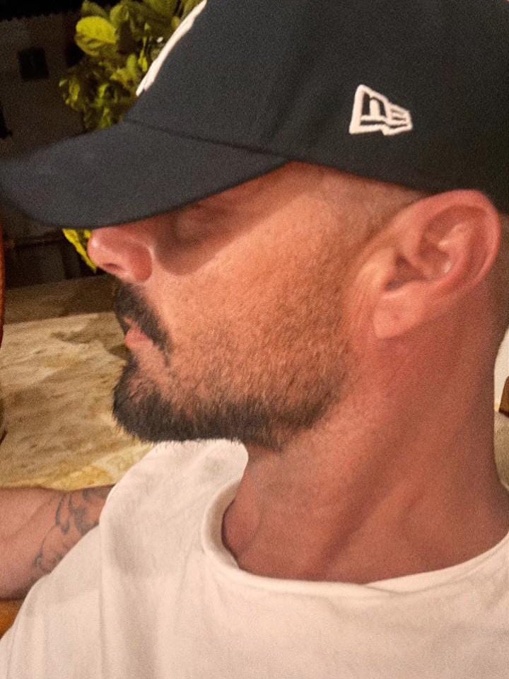 fc_reencuentro's tweet photo. Repost historia  @ricky_martin 
@RMwebteam @inpulsemedia 
#reencuentro_fc #nadienospara #portihagoloquesea #RickyMartin #SiempreContigoRickyMartin https://t.co/Rah6rkOKOv