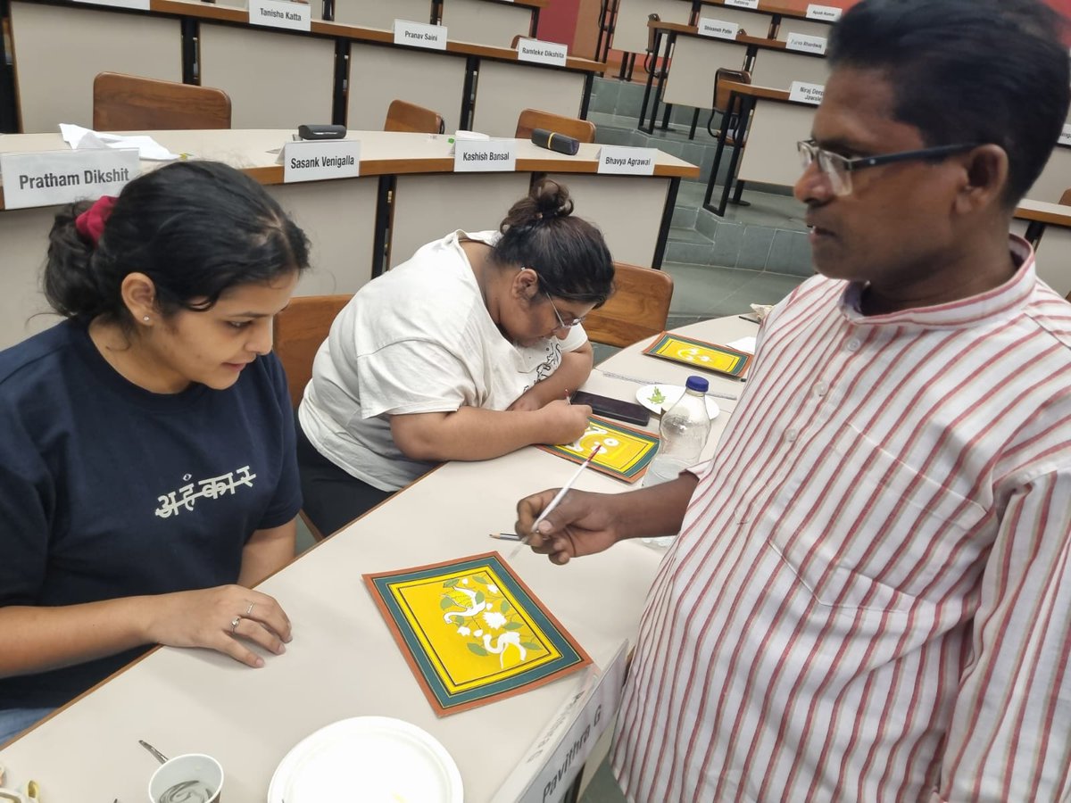 IIMAhmedabad's tweet image. With the aim of offering a refreshing cultural immersion and helping incoming students ease into campus life, #IIMA hosted the SPIC MACAY Induction Module 2025-26, featuring two parallel three-day workshops from July 26 to 28.

#LifeAtIIMA #SPICMACAY #Kathak #OrissaPattachitra