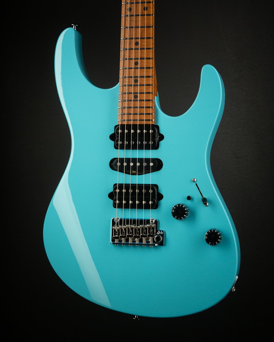 SuhrCustom's tweet image. 🔥 Limited Edition Daphne Modern Antique built for the crew at The Guitar Sanctuary!

Instrument Specifications:
Serial Number: 89479
Model: Modern Antique
Finish: Daphne Blue

Find a Suhr Dealer near you NOW at Suhr.com/Dealers.

#Suhr #SuhrCustom #SuhrGuitars