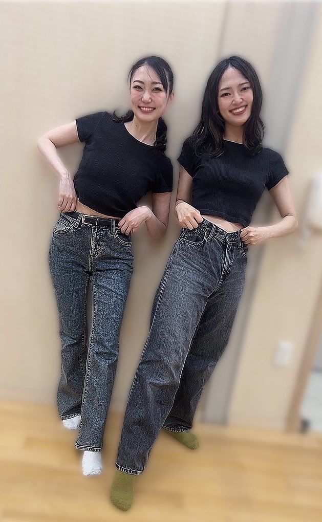 #キャッツら 
お稽古出来るのもあと少し🥹！！
今日は同じスコ役のももちゃんと
まさかのペアルック👯‍♀️笑
お互いの気付いた点とかいっぱい話して
いっぱい助けてもらってる🥹
逆班ではデボンとしてももちゃんに絡めるの実は嬉しいねんよな✌🏻️🤍

本番まであと6日！！！！

予約はこちら🐾