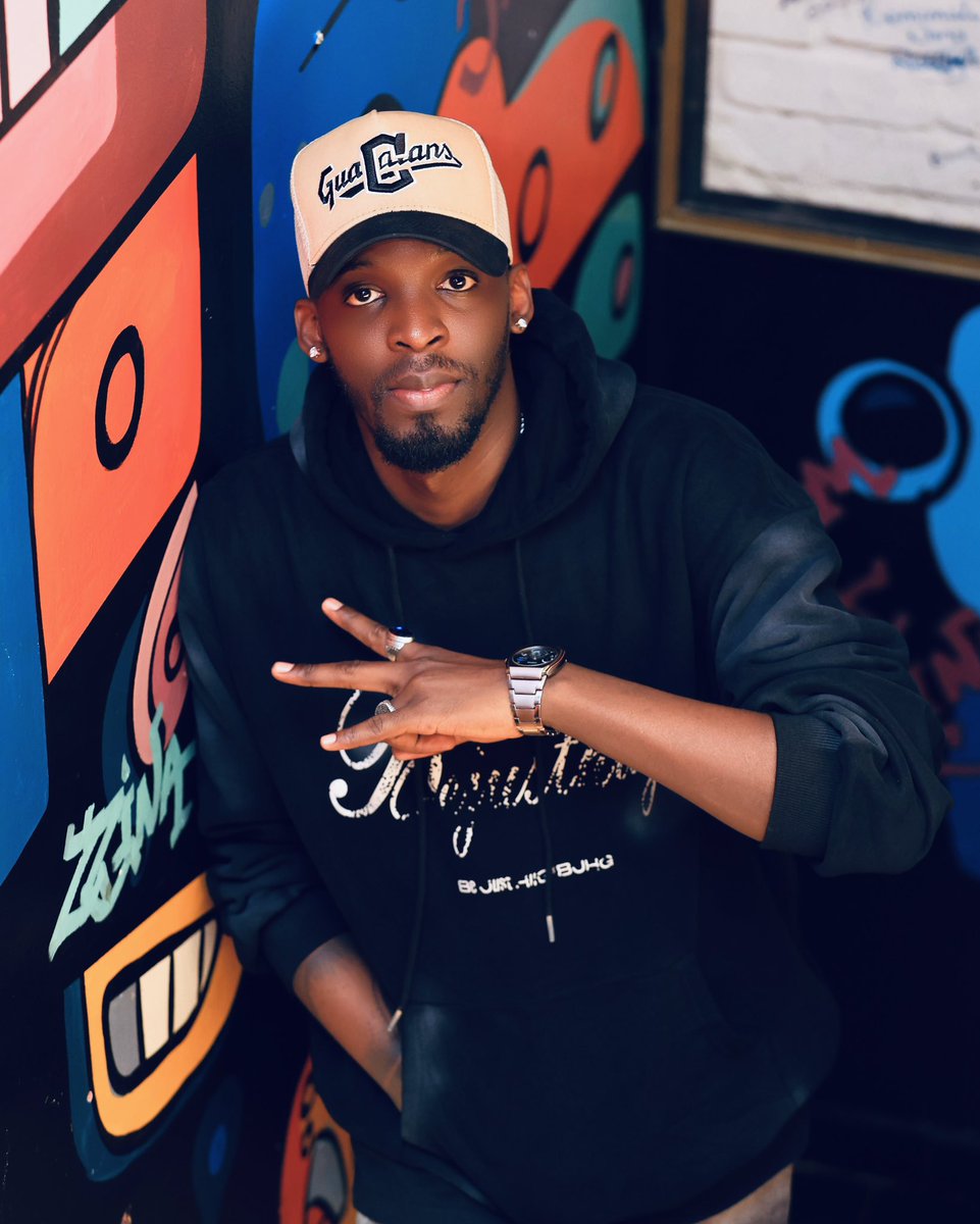 deejaylx256's tweet photo. Final shot, full energy. And that’s how I wrap it up. https://t.co/UH6nke9019