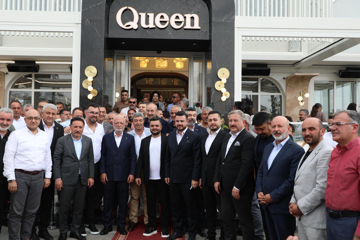 Kayseri Sanayi Odası (@kayseriso) on Twitter photo Yönetim Kurulu Başkanımız <a href="/mbuyuksimitci/">Mehmet Buyuksimitci</a> ve Meclis Başkanımız Abidin Özkaya, Valimiz Sayın Gökmen Çiçek, AK Parti Genel Başkan Vekili Sayın Mustafa Elitaş ve protokol üyeleri ile birlikte, Erenköy Mahallesi'nde, hizmet sektöründe faaliyet gösterecek olanQueen Patisserie&Cafe'nin Yönetim Kurulu Başkanımız <a href="/mbuyuksimitci/">Mehmet Buyuksimitci</a> ve Meclis Başkanımız Abidin Özkaya, Valimiz Sayın Gökmen Çiçek, AK Parti Genel Başkan Vekili Sayın Mustafa Elitaş ve protokol üyeleri ile birlikte, Erenköy Mahallesi'nde, hizmet sektöründe faaliyet gösterecek olanQueen Patisserie&Cafe'nin