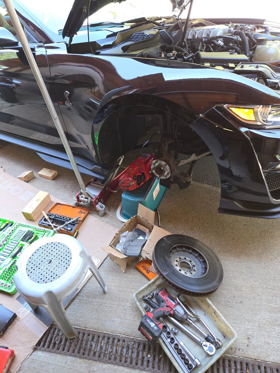 Simon Crafar tweet media