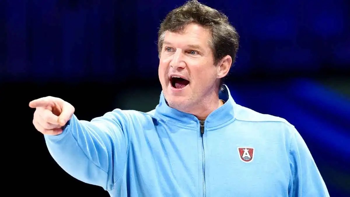 Karl Smesko believes if the Dream keep playing like they did in their win against the Mercury, they’d be one of the best.

“When we have it really going, we’re a top-level team in the league, but the thing is to do it consistently…”

More on last night’s game below: