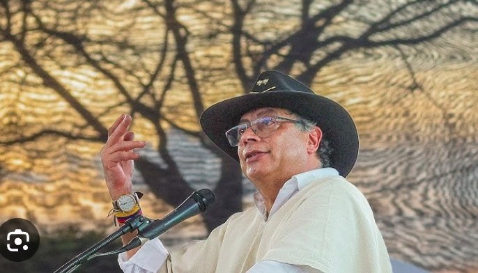 Después de SIMON BOLIVAR <a href="/petrogustavo/">Gustavo Petro</a>