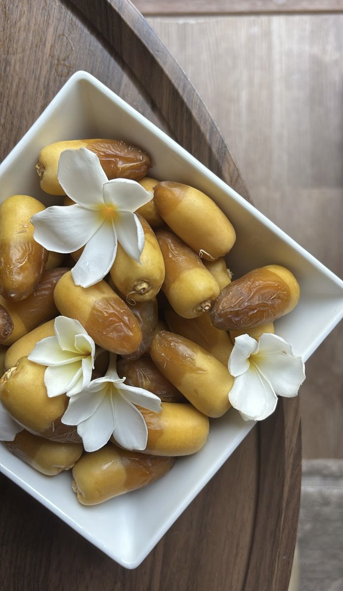 almummari's tweet photo. #مساء_الخيــــر .

.. 𝓆𝓊𝒾𝑒𝓉 𝑒𝓋𝑒𝓃𝒾𝓃𝑔 ..06:13𝓅.𝓂

.

و بكل لُطف 
ستنحني لك الأشياء التي تشبهك 
وتليق بقلبك..

يارب كل المسّرات والسرُور لا تفارق أيّامنا 
ولا قلوبنَا ولا وجوهَنا ولا خُطواتنا وطريقِنا ..🦋🕊️ https://t.co/8jfzsGPnMm