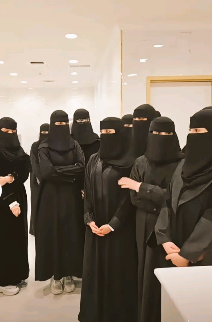 يا معشر الرجال ماذا ستفعلون اذا قررنا نحن النساء الرحيل الى كوكب اخر