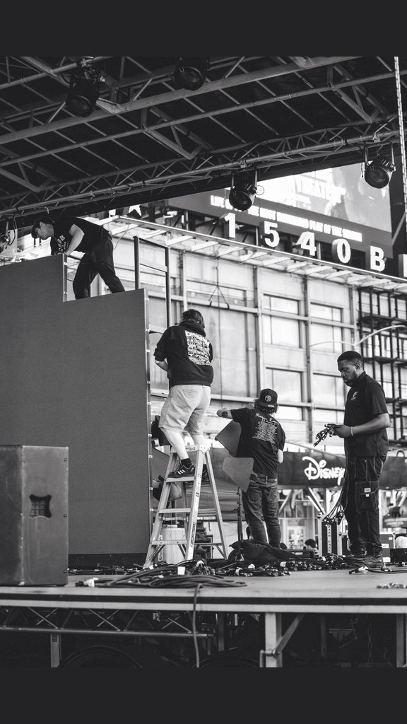 Working shot. #crossfireproav #videowall #mobilestage #eventproduction #nyc