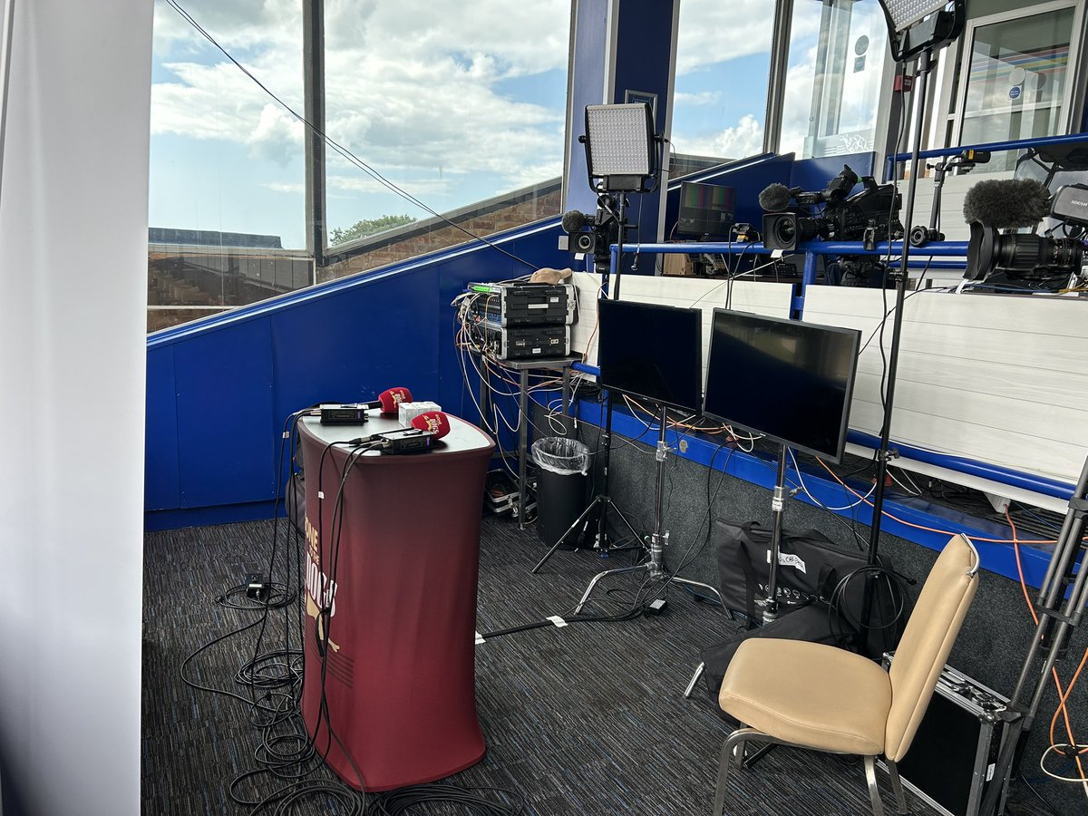 Project 4 Broadcast tweet media