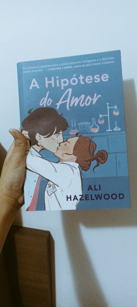 Jamilly60682005's tweet photo. Relendo a Hipótese do Amor depois de descobrir que ele é uma fanfic de Kylo e Rey de Star Wars 😲🤯 https://t.co/AHnlBPlDQH