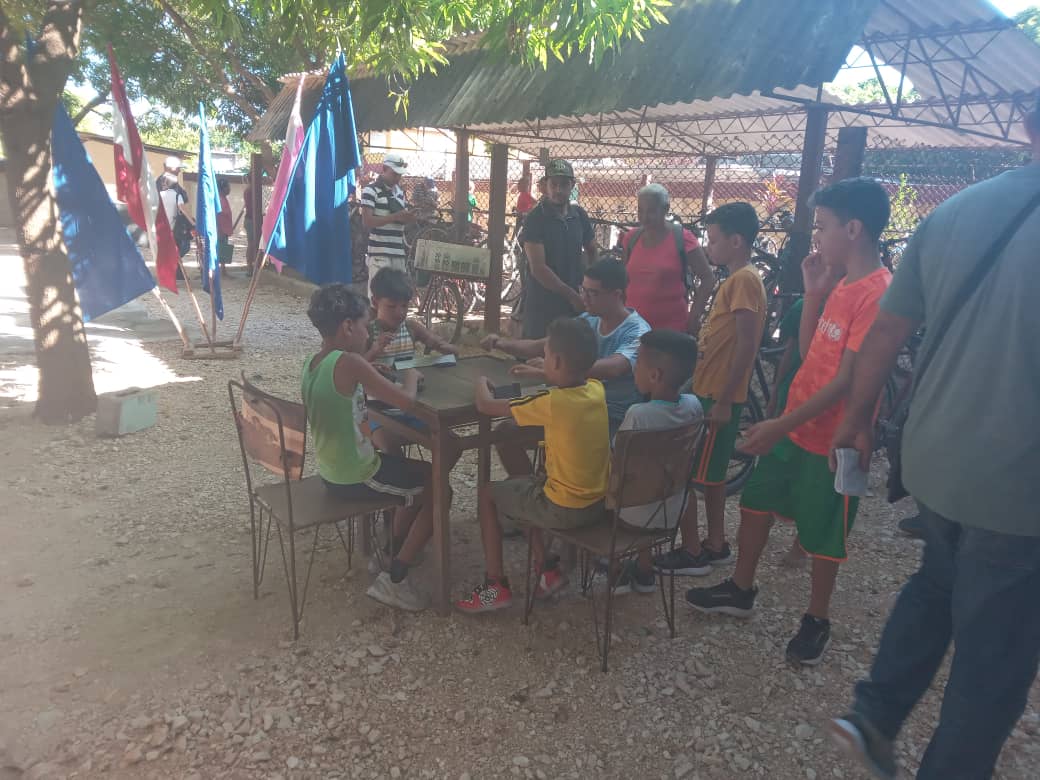 Feria Agropecuaria en la Majagua #Jiguani con variadas ofertas para el disfrute del pueblo.
#CubaEsta