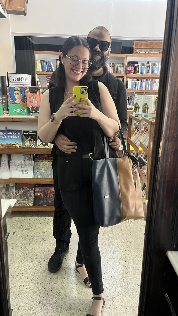 A veces miro atrás y no comprendo cómo tenía una vida tan distinta a la de hoy. Pero luego entiendo que tenía que aprender a amarME para AMARNOS. 

TE AMO <a href="/soybartoli/">Christian Bartoli</a> 💜. Qué bonito hacer equipo a tu lado.