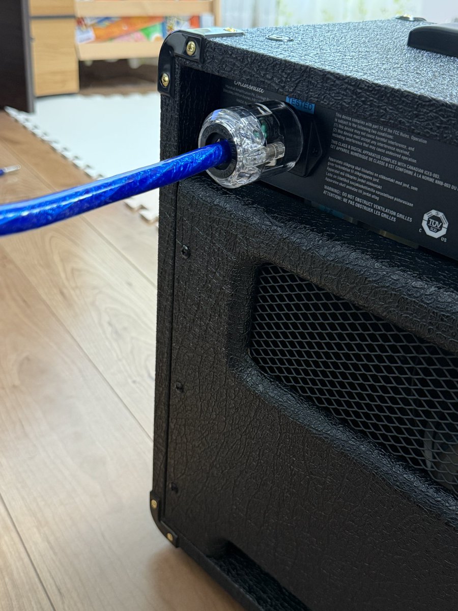 kageyama2226's tweet photo. DSL5にオーディオ用で使用してる電源から電気を通してみる。
流石にタコ脚配線の時よりは音質良くなったと思う。
知らんけど

#Zonotone 
#6NPS-3.0 Meister https://t.co/yvI7d3zDnD