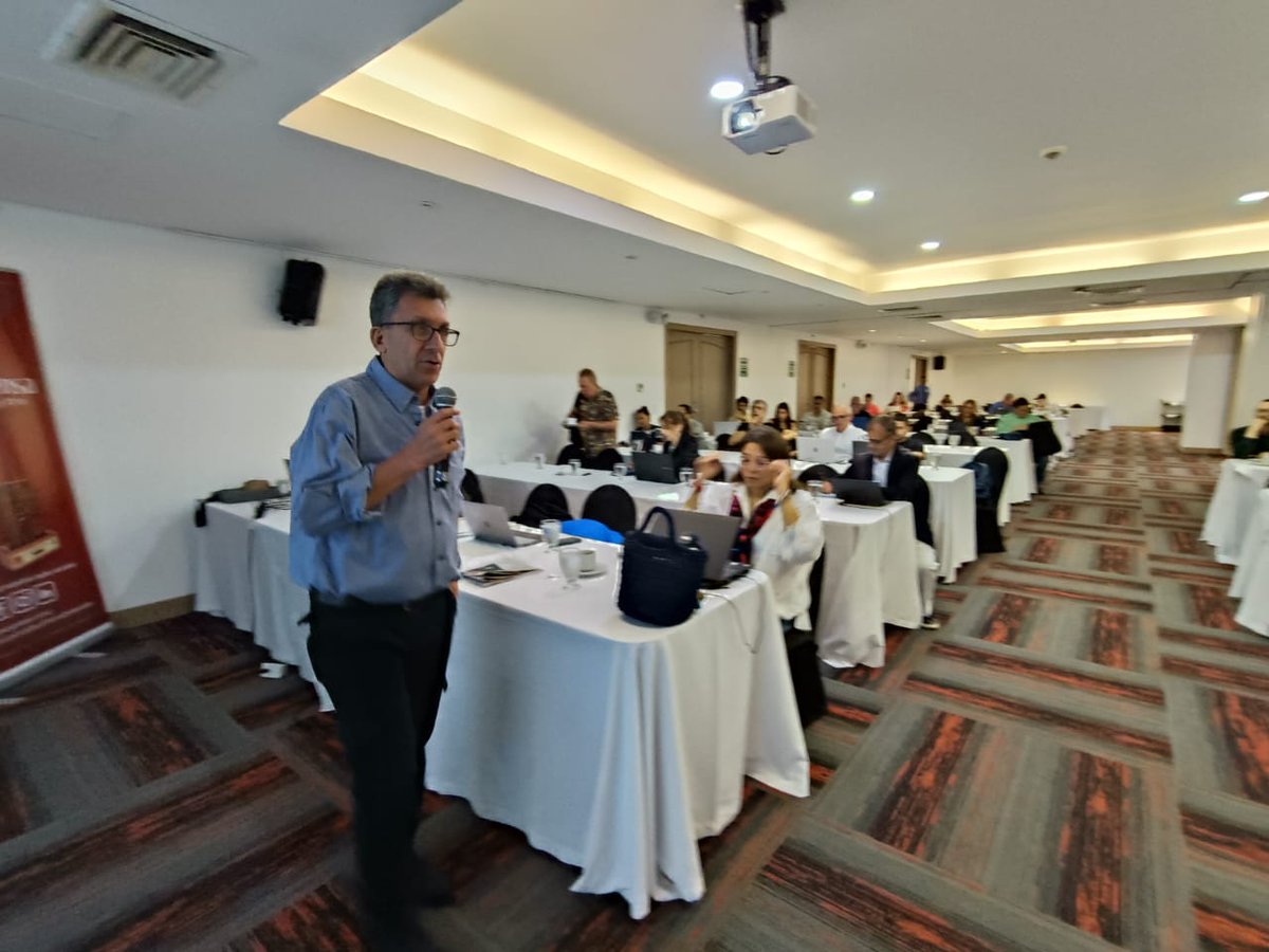 Club de la Prensa de Medellín tweet media