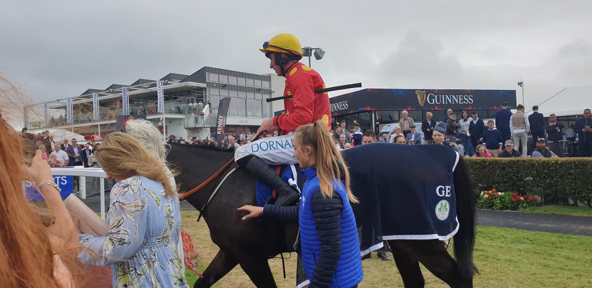 SportsNewsIRE's tweet image. Winning Smut (13/2) gives @gelliott_racing another big @Galway_Races win as he takes the Listed @BoyleSports Handicap Hurdle under @jackkennedy15