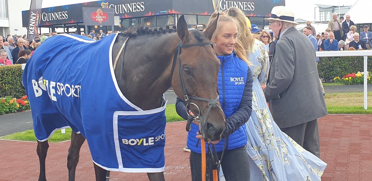 SportsNewsIRE's tweet image. Winning Smut (13/2) gives @gelliott_racing another big @Galway_Races win as he takes the Listed @BoyleSports Handicap Hurdle under @jackkennedy15