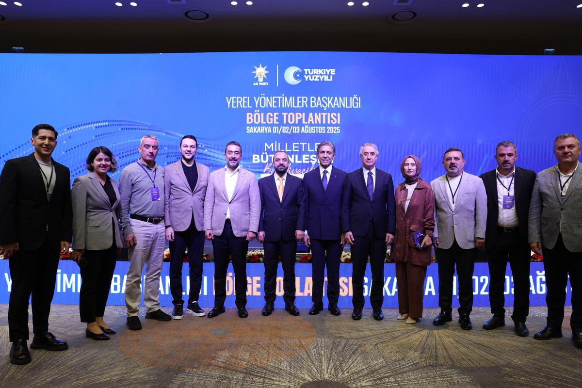 AK Parti Ankara (@akpartiankara) on Twitter photo 📍Sakarya
İl Başkanımız Sn. <a href="/hakanhanozcan/">Hakan Han ÖZCAN 🇹🇷</a>, AK Parti Genel Merkez Yerel Yönetimler Başkanlığımız tarafından düzenlenen Bölge Toplantısı’na, Yerel Yönetimler Başkanımız Sn. Yasemin Çelik ve belediye başkanlarımızla birlikte katılım sağladı. 📍Sakarya
İl Başkanımız Sn. <a href="/hakanhanozcan/">Hakan Han ÖZCAN 🇹🇷</a>, AK Parti Genel Merkez Yerel Yönetimler Başkanlığımız tarafından düzenlenen Bölge Toplantısı’na, Yerel Yönetimler Başkanımız Sn. Yasemin Çelik ve belediye başkanlarımızla birlikte katılım sağladı.