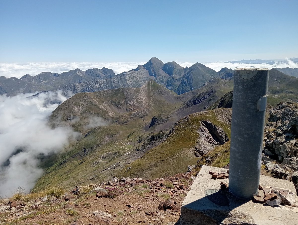 Jordi Serra (@serrajordi5) on Twitter photo El Pla de Beret, marronós, des del Tuc de Barlonguèra. Normalment ens ho mirem al revés. La part més septentrional de l'Alt Pirineu està força assedegada... <a href="/pnaltpirineu/">Parc Natural de l'Alt Pirineu</a> <a href="/MeteoPiri/">MeteoPirineus</a> <a href="/P4Estacions/">Projecte 4 Estacions</a> #eltemps3cat El Pla de Beret, marronós, des del Tuc de Barlonguèra. Normalment ens ho mirem al revés. La part més septentrional de l'Alt Pirineu està força assedegada... <a href="/pnaltpirineu/">Parc Natural de l'Alt Pirineu</a> <a href="/MeteoPiri/">MeteoPirineus</a> <a href="/P4Estacions/">Projecte 4 Estacions</a> #eltemps3cat