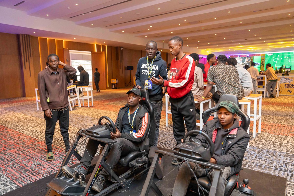 Tuko na baze ya mafans kuja kujibamba 💃🕺. As the players do their thing, you as a fan can choose to engage in other fun activities 🥳. #BetikaEsportsShowdown #ProseriesGaming