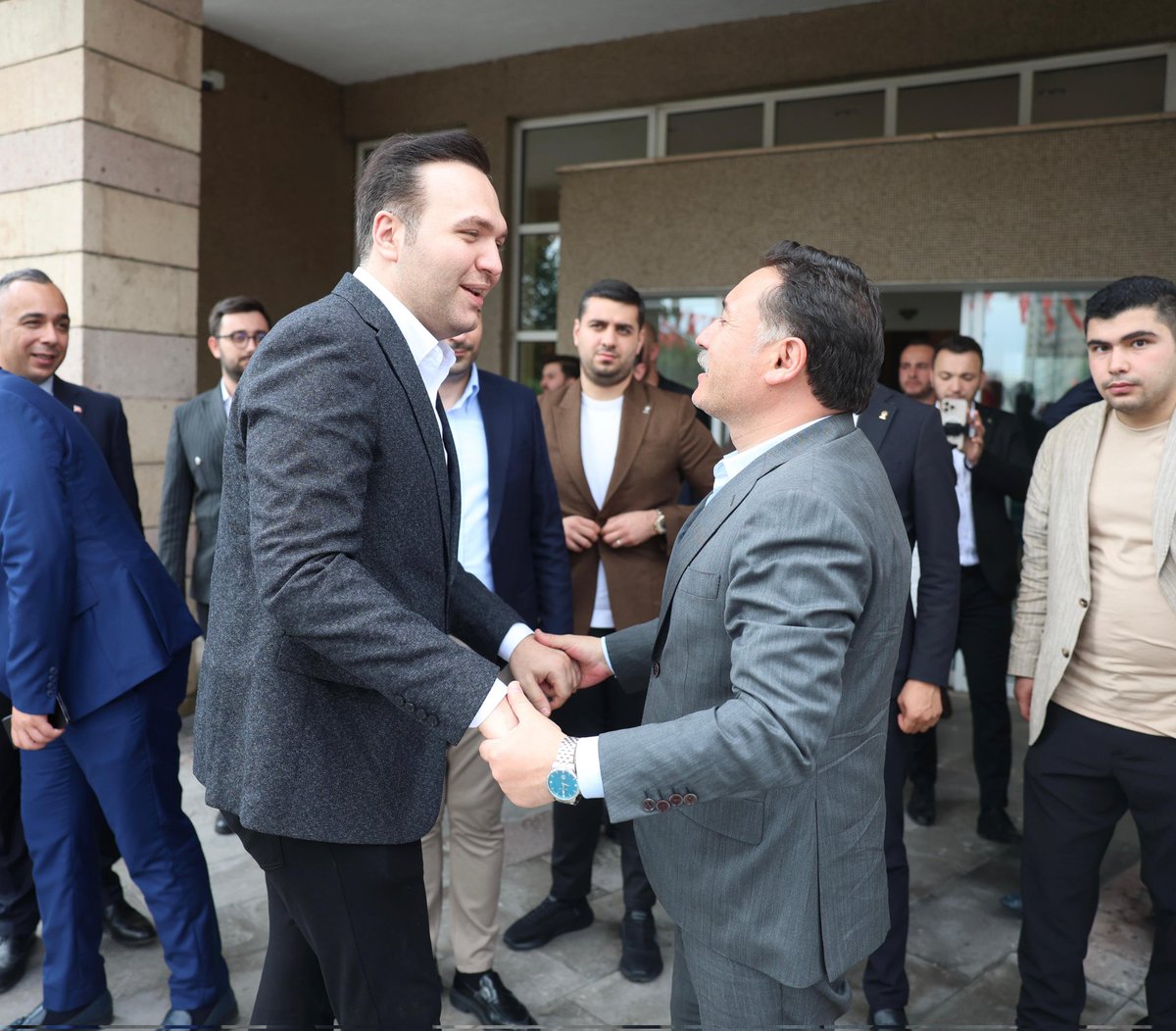 Yusuf İBİŞ (@avyusufibis) on Twitter photo 📍Kayseri
Valimiz Sayın <a href="/gokmen_cicek_/">Gökmen Çiçek</a>'i ziyaret ettik.
Kıymetli Valimize, nazik kabulleri ve hoş sohbetleri için teşekkür ediyorum. 📍Kayseri
Valimiz Sayın <a href="/gokmen_cicek_/">Gökmen Çiçek</a>'i ziyaret ettik.
Kıymetli Valimize, nazik kabulleri ve hoş sohbetleri için teşekkür ediyorum.