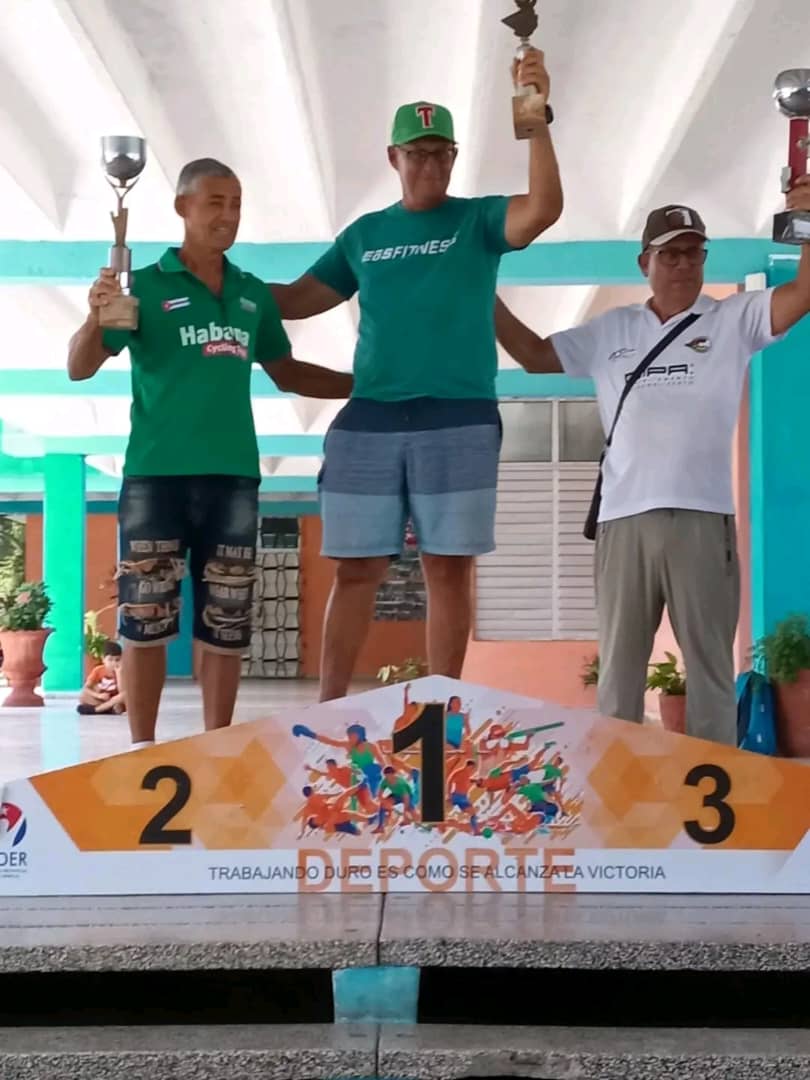 Muchas felicidades para nuestro  equipo de ciclismo que  participó en los Juegos Escolares Nacionales y se proclamó  campeón  por primera vez en la historia, al alcanzar 13 medallas en total  #SíSePuede #LasTunas #PorLasTunasLaVictoria #PorUn26EnEl26