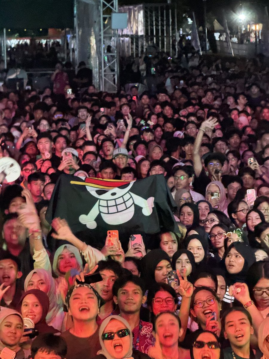 Baskara Putra / Hindia (@wordfangs) on Twitter photo 