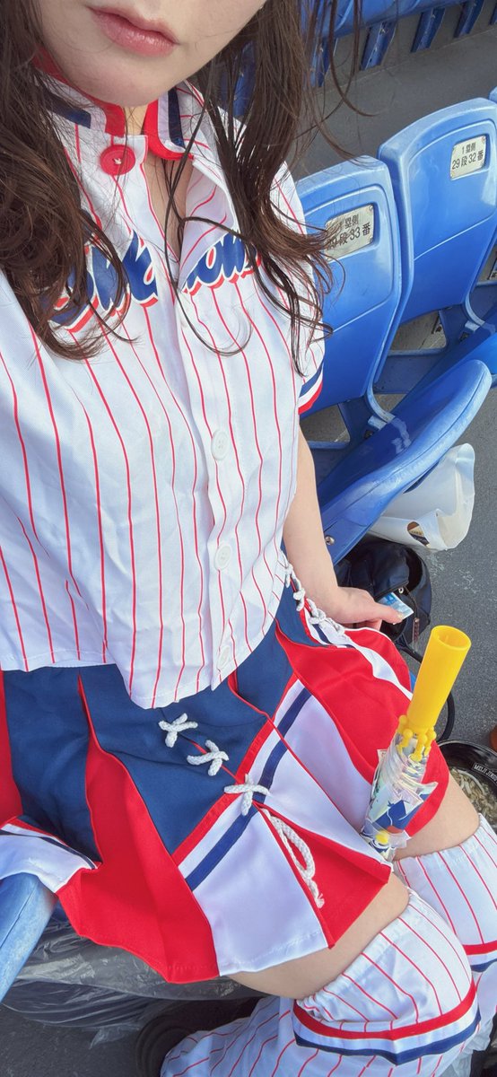 宮城きょう (@kmiyagi18) on Twitter photo 某プロ野球チア
選手のレプリカユニフォーム着る人がいるならチアのレプリカユニフォーム着てもいいよね 某プロ野球チア
選手のレプリカユニフォーム着る人がいるならチアのレプリカユニフォーム着てもいいよね