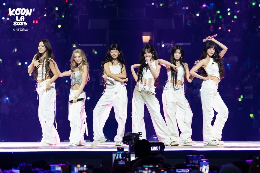 GxWptPBboAAbPn_?format=jpg&name=900x900