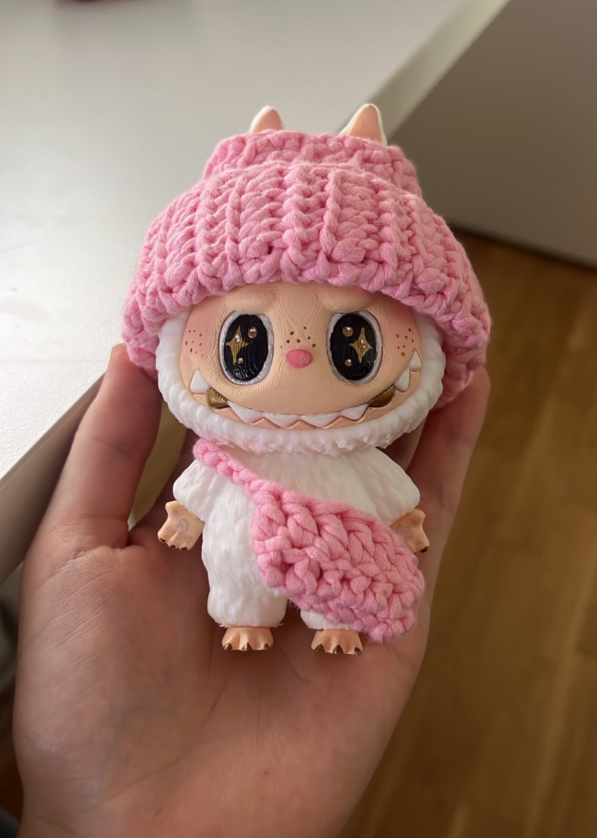 Nachdem ich zu geizig für ein 60€ Labubu war habs ichs jetzt selbst 3D gedruckt, bemalt und gehäkelt LIEBSSSS