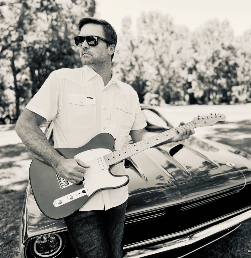 🎶 Join us for a night of live music with Joe Nash from 6 PM to 10 PM! Enjoy great tunes and good vibes while sipping on $4 New Amsterdam Vodka and Gin all day. Don't miss out on the fun – see you there! 🎉 #LiveMusic #JoeNash #DrinkSpecials