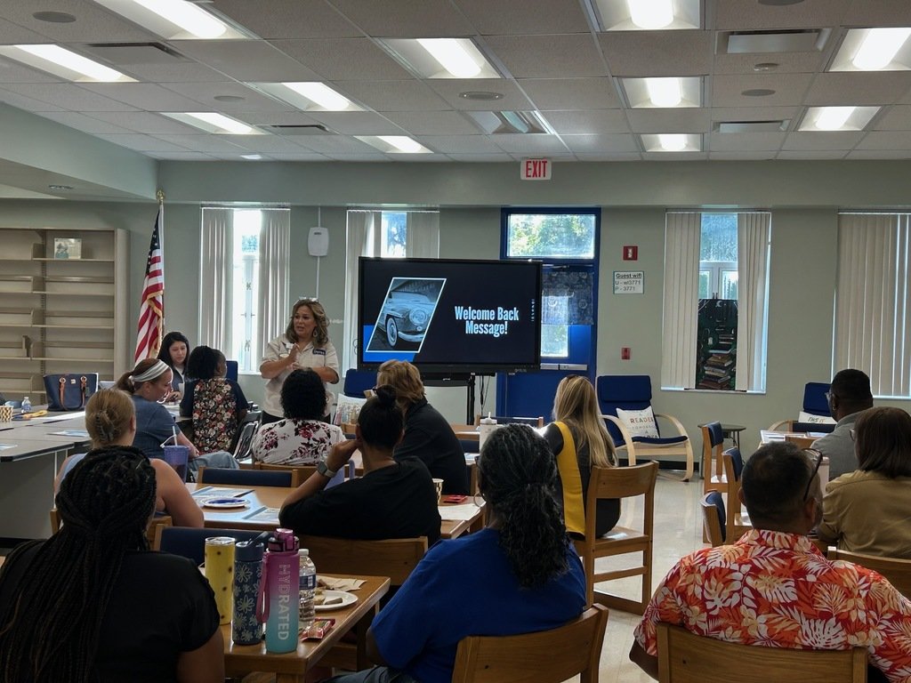 RodgersRays's tweet photo. We’ve officially kicked off the new school year at Rodgers Middle Magnet—restoring a classic and placing our school in the place of value it was always meant to have. Our incredible teachers are back on campus, leading, learning, and lifting—the Stingray Way! https://t.co/Sinsh991tk