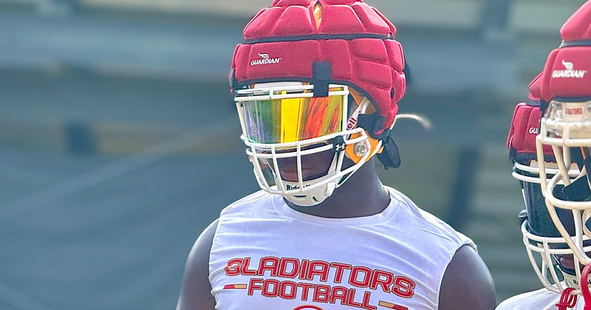 DgdNews247's tweet image. Clarke Central DL Anthony Lonon will announce his commitment Saturday afternoon.
Final two: Georgia and Georgia Tech.
The in-state battle wraps up August 2 with a decision to be made this afternoon.🐾
#GoDawgs #DGDNews247 #RecruitingUpdate
