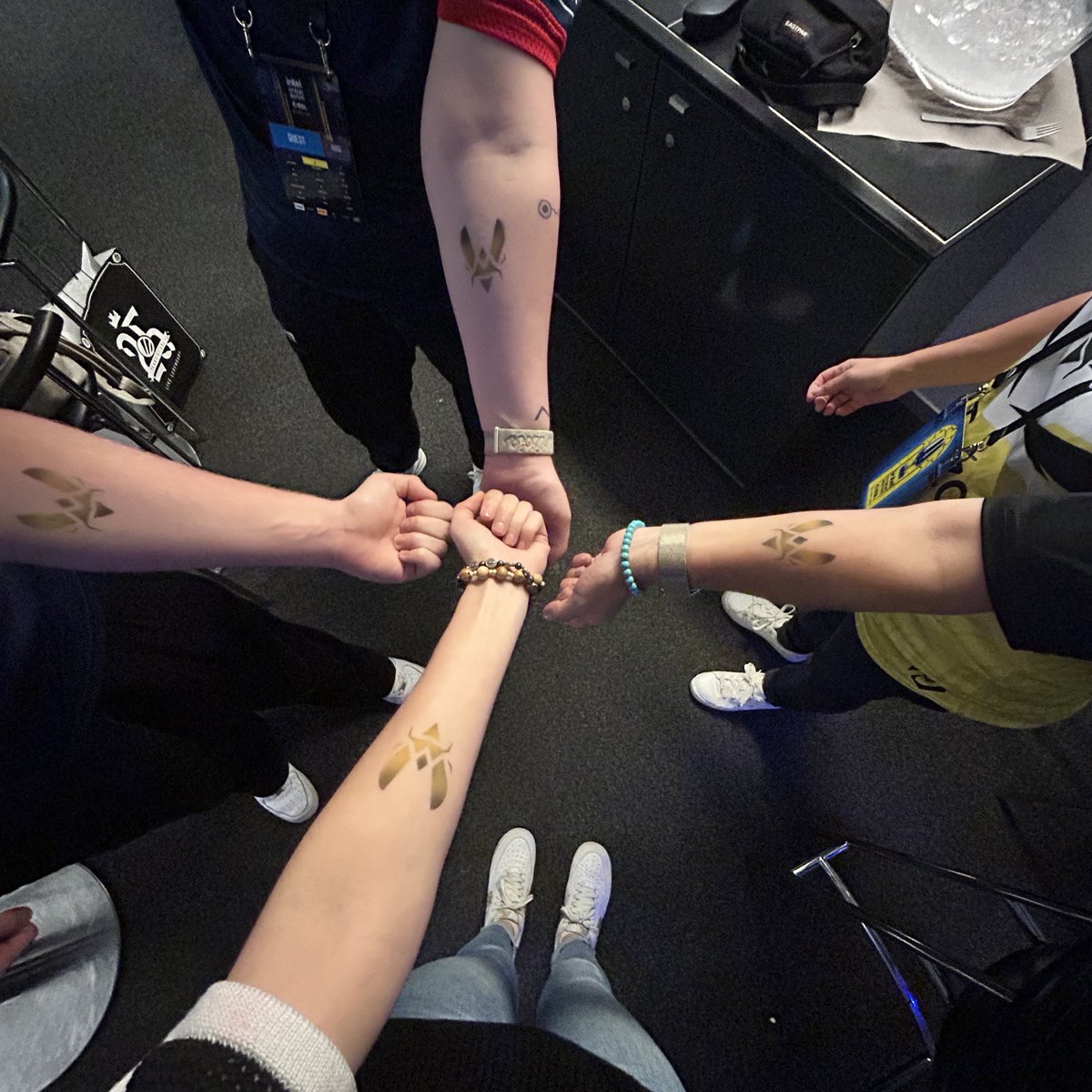 Airbrush Vitality logo w/ <a href="/kallone62420/">kallone</a> <a href="/NoArchivCS/">NoArchiv</a> <a href="/eliotcrnn/">eliot</a>