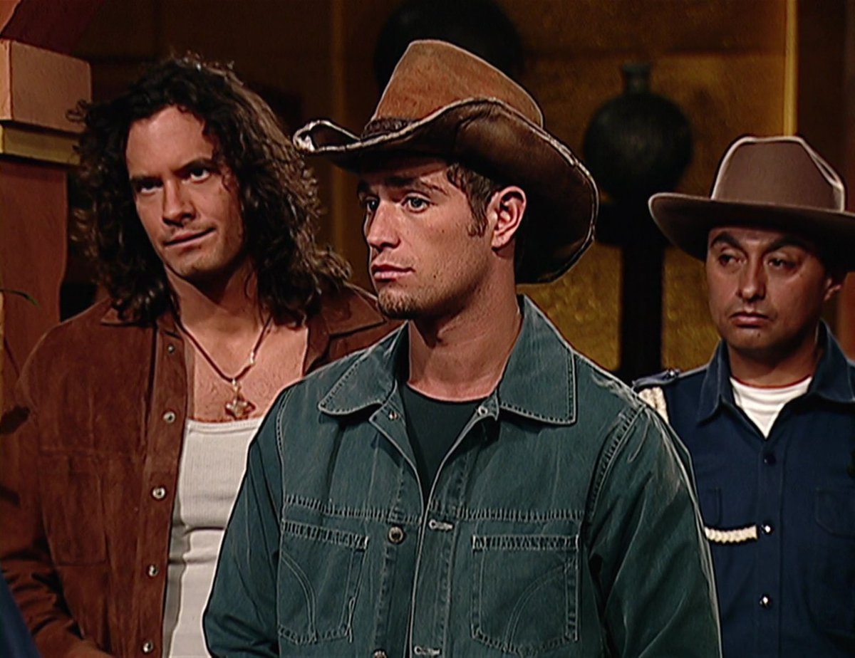 #PasiónDeGavilanes #PDG23 La policía comienza a investigar la desaparición de Óscar y Jimena.