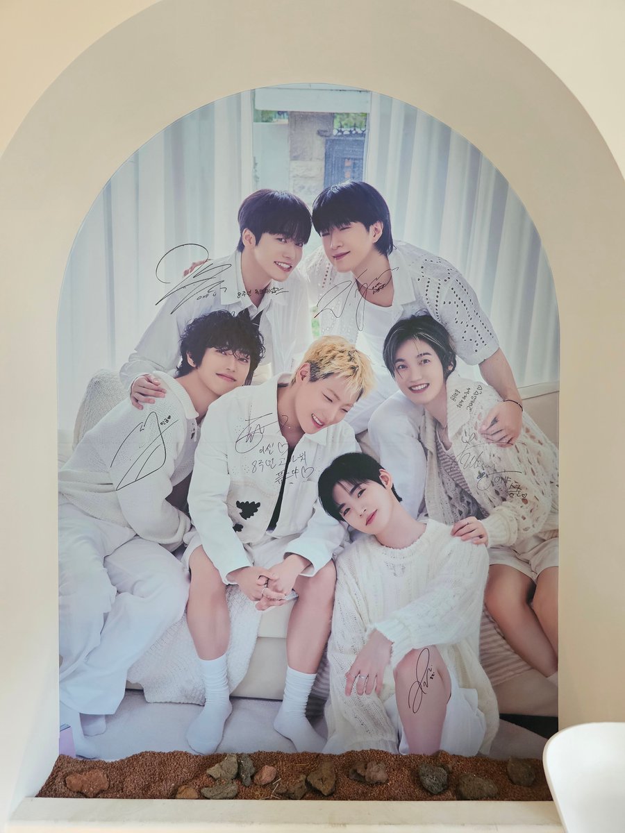 #퓨즈의_여름빛_온앤오프8주년
#ONF_8th_SUMMER
8주년 축하해💗